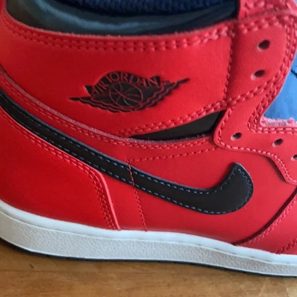 Sneakers - Picture 6 of 12